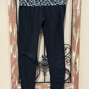 Capri leggings with leopard waist